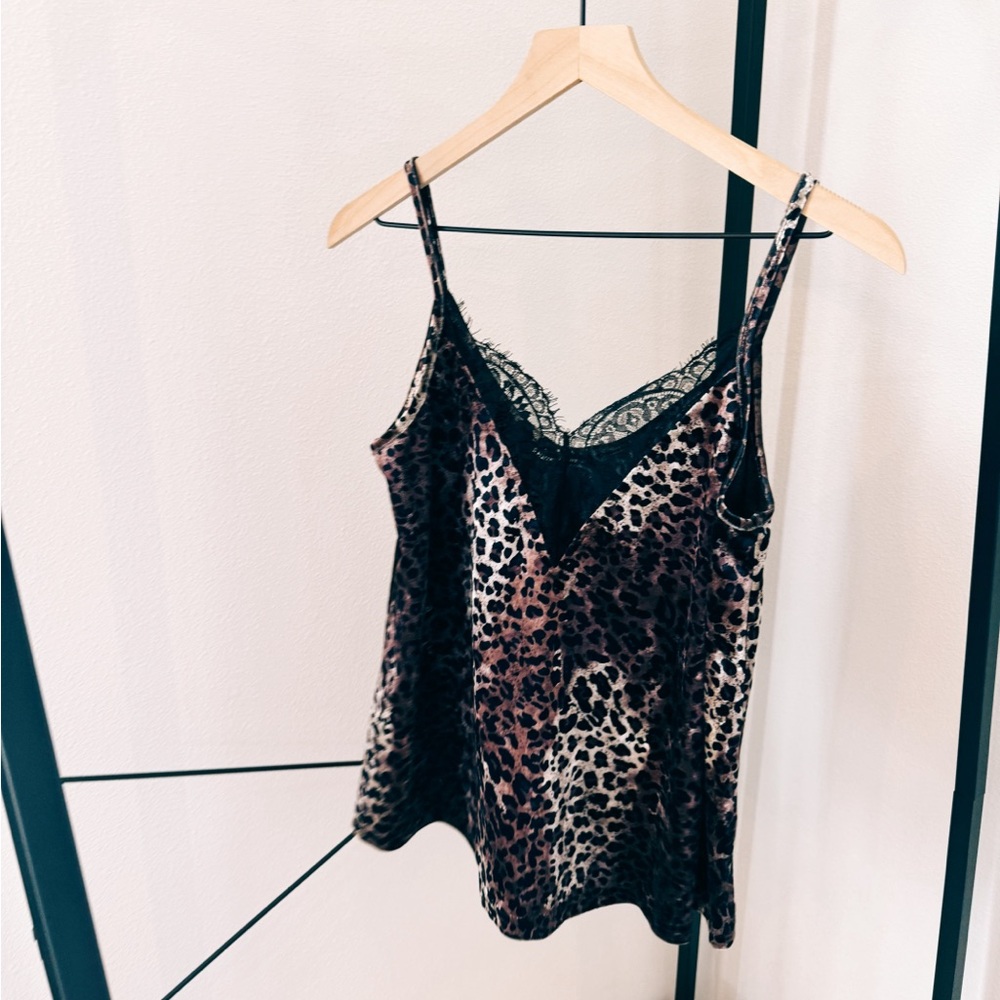 Cheetah print tank with lace